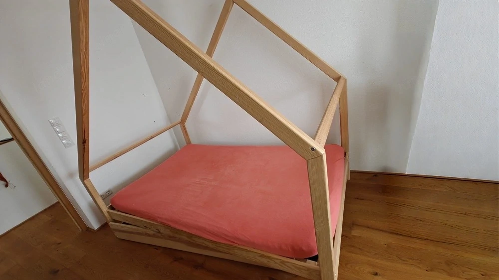 Montessori Holz Hausbett "Moonoom"