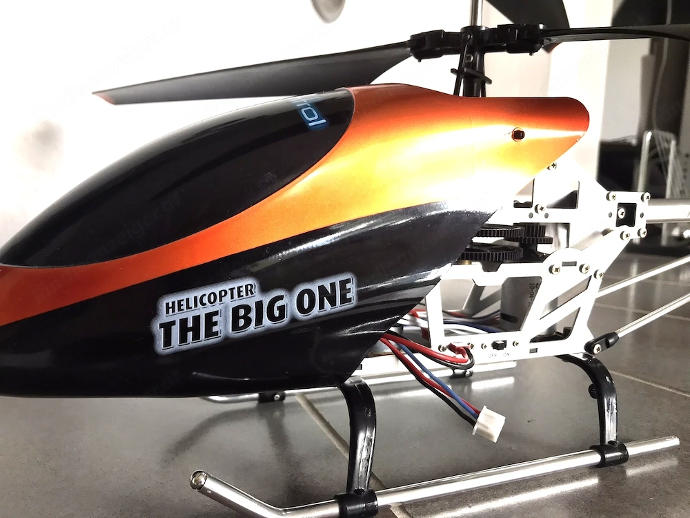 Revell Volitation 9053 The Big One mit einem 7,4V 8000 mAh Akku, ca. 70 cm lang