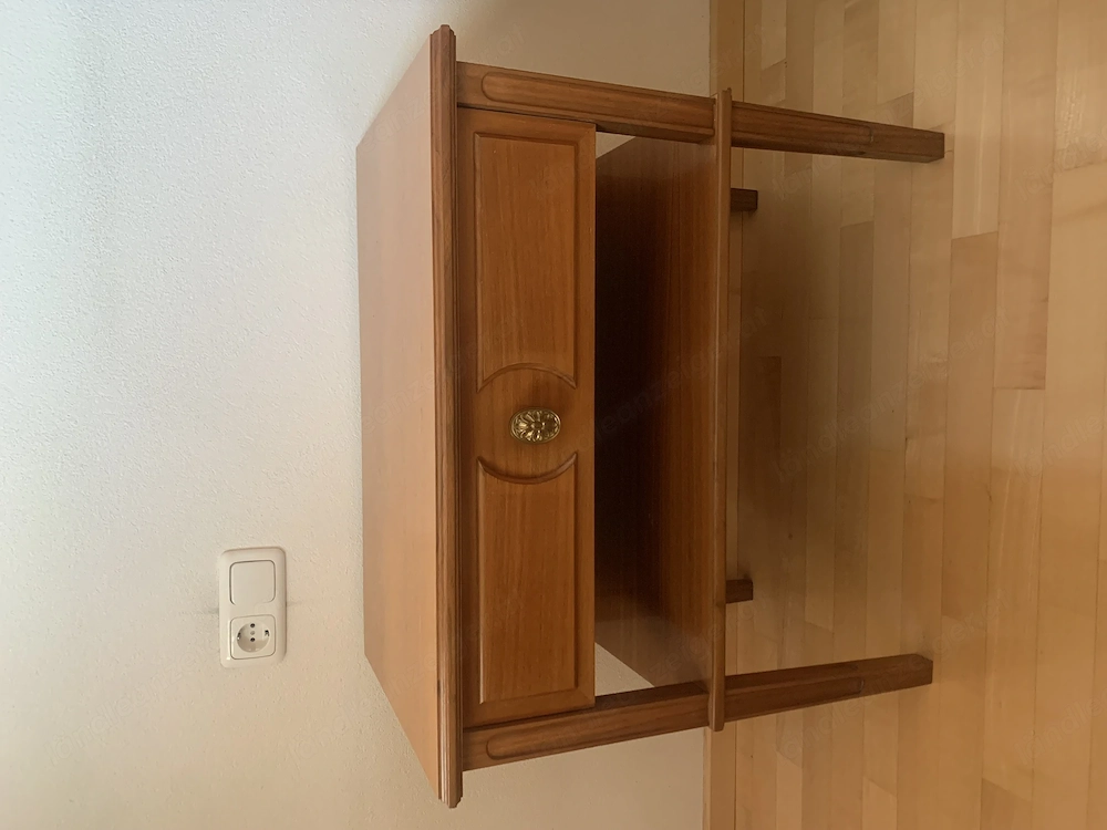 Nachtkästchen 