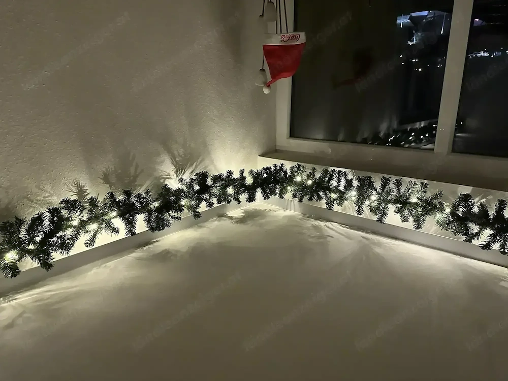 WeihnachtsGirlande mit LED Beleuchtung 10 Meter