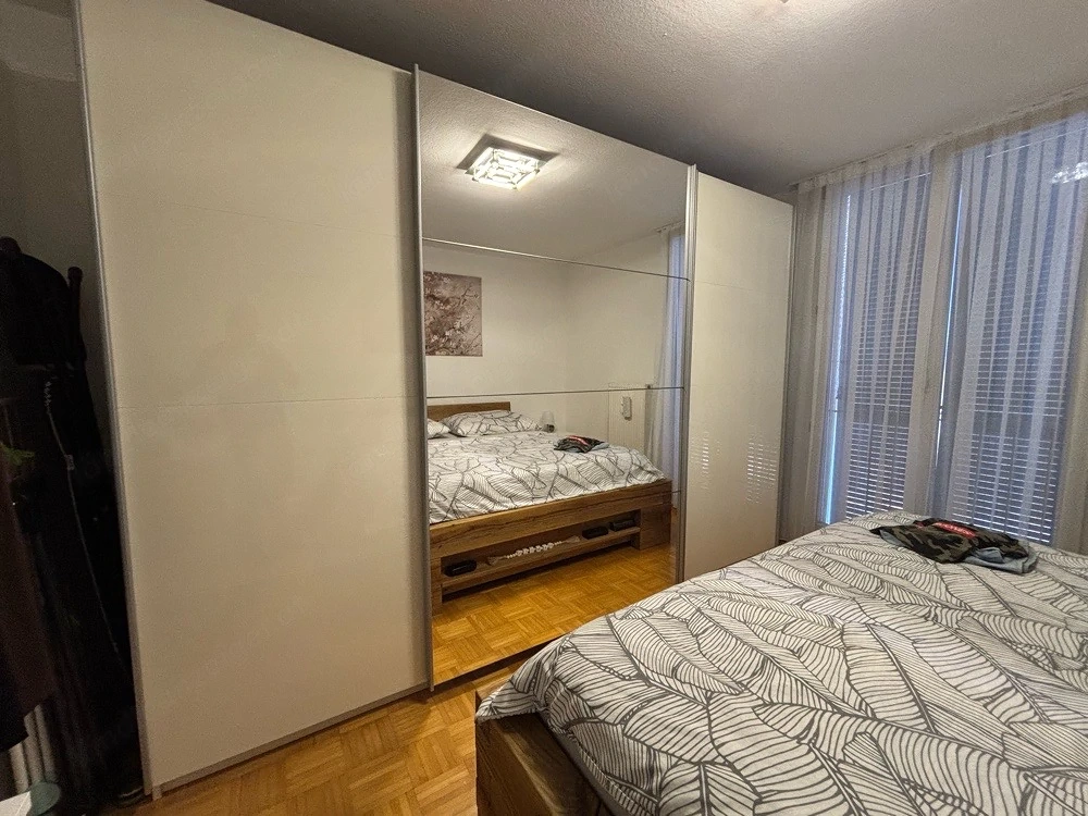 Kleiderschrank