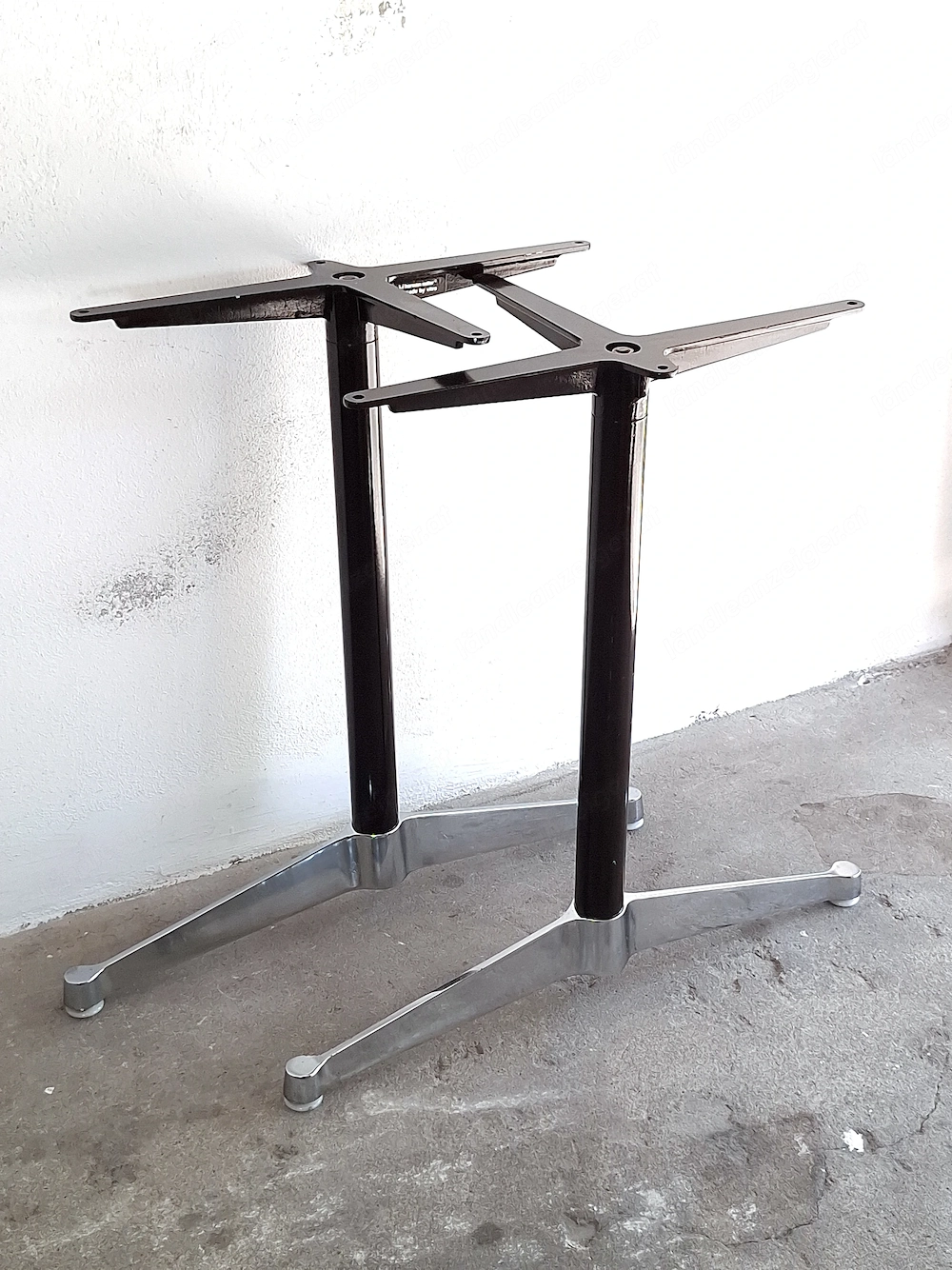 2 Stück Herman Miller Tischgestell Contract Base | Made by Vitra | Designklassiker | Vintage