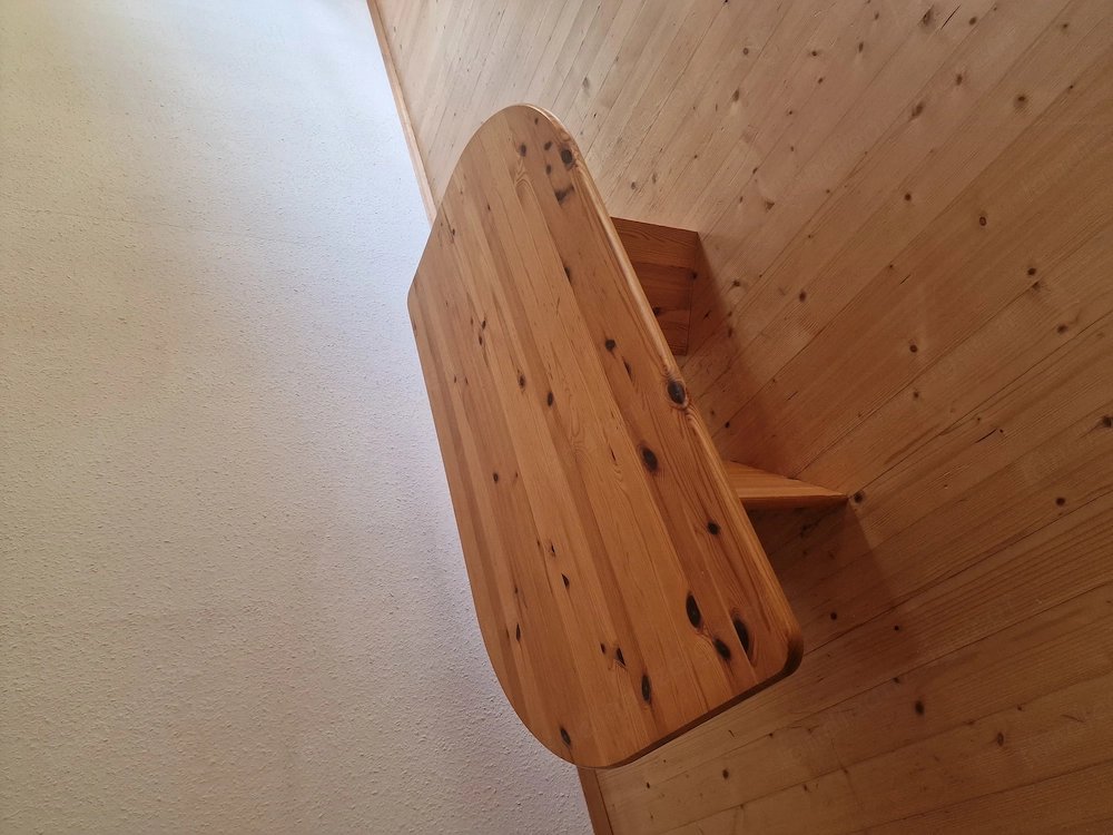 Couchtisch und weitere passende Möbel