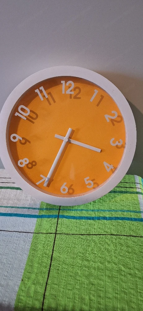 Wanduhr Mittelgroß