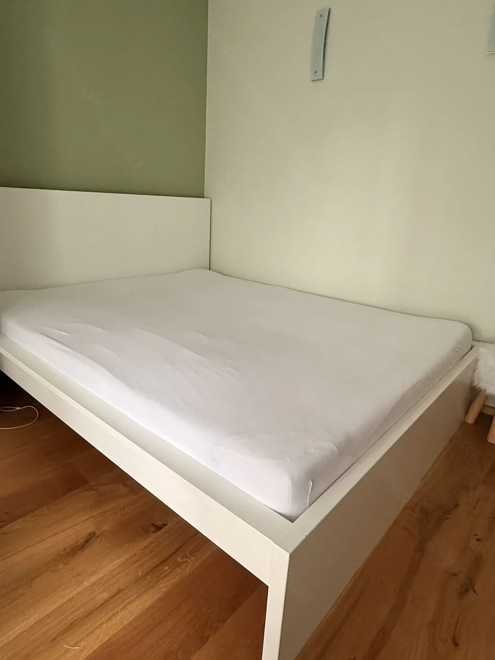 Bett 160x200 cm inkl. Lattenrost und Matratze