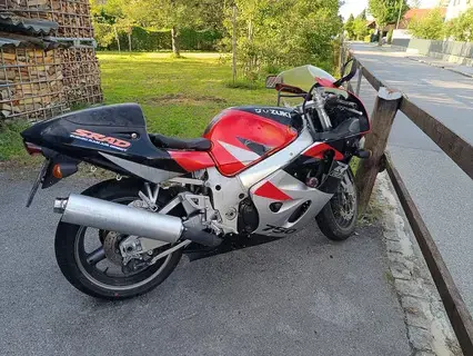 Suzuki GSX-R750 