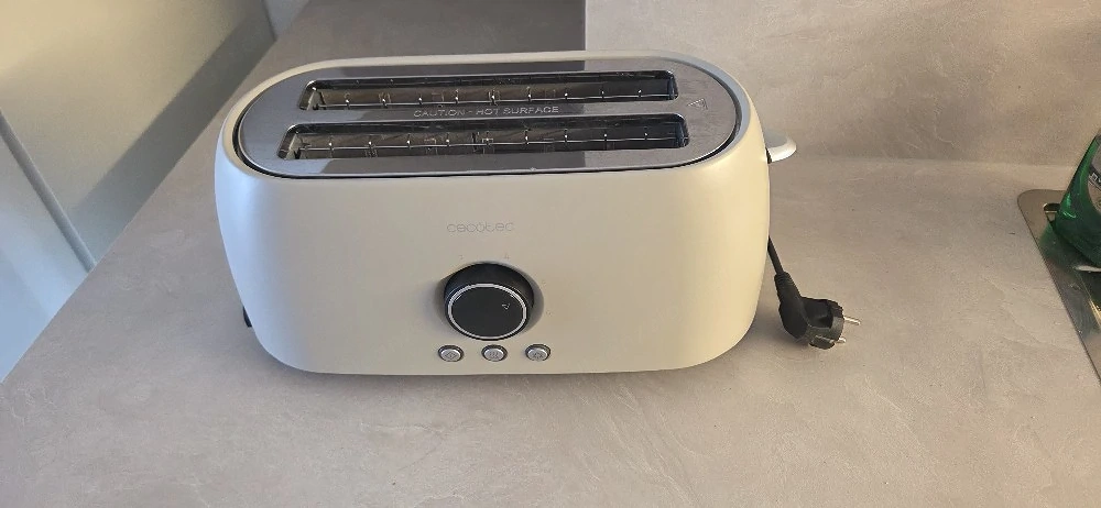 Cecotec Digitaler Toaster 