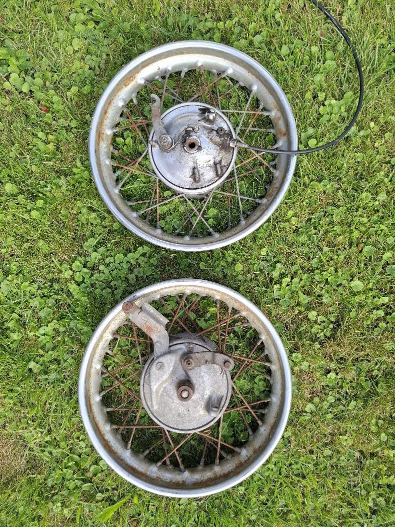 Puch DS 50 V Vorder- Hinterrad mit Felge 2,15x12" kpl.