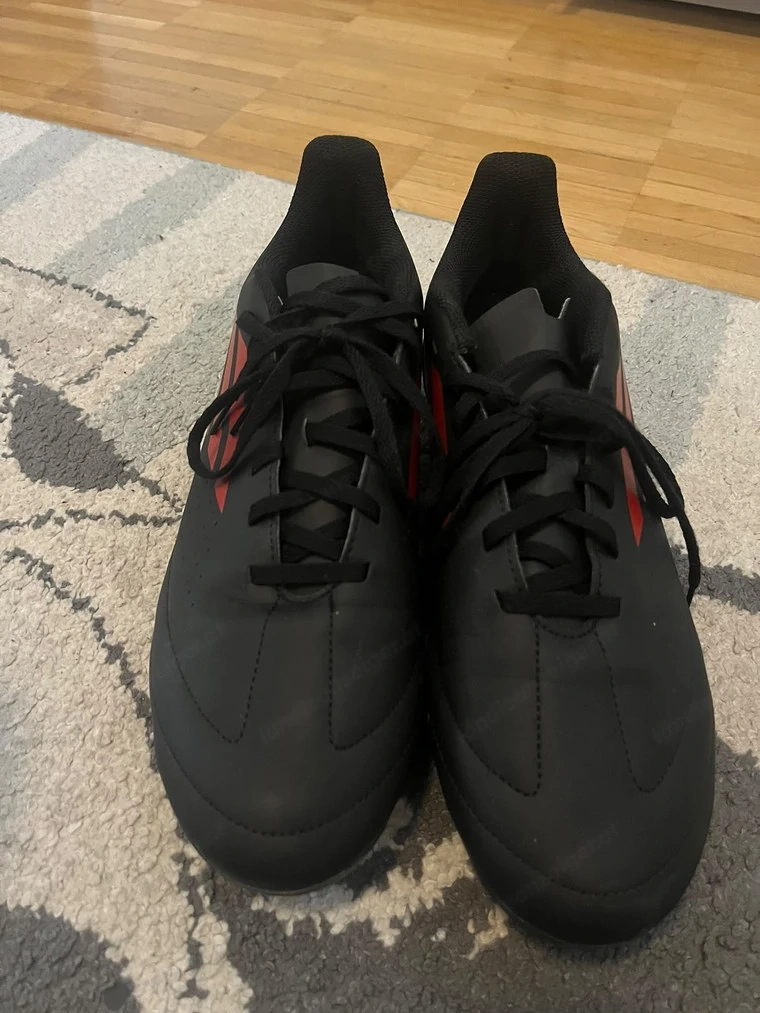 Fußballschuhe zu verkaufen 
