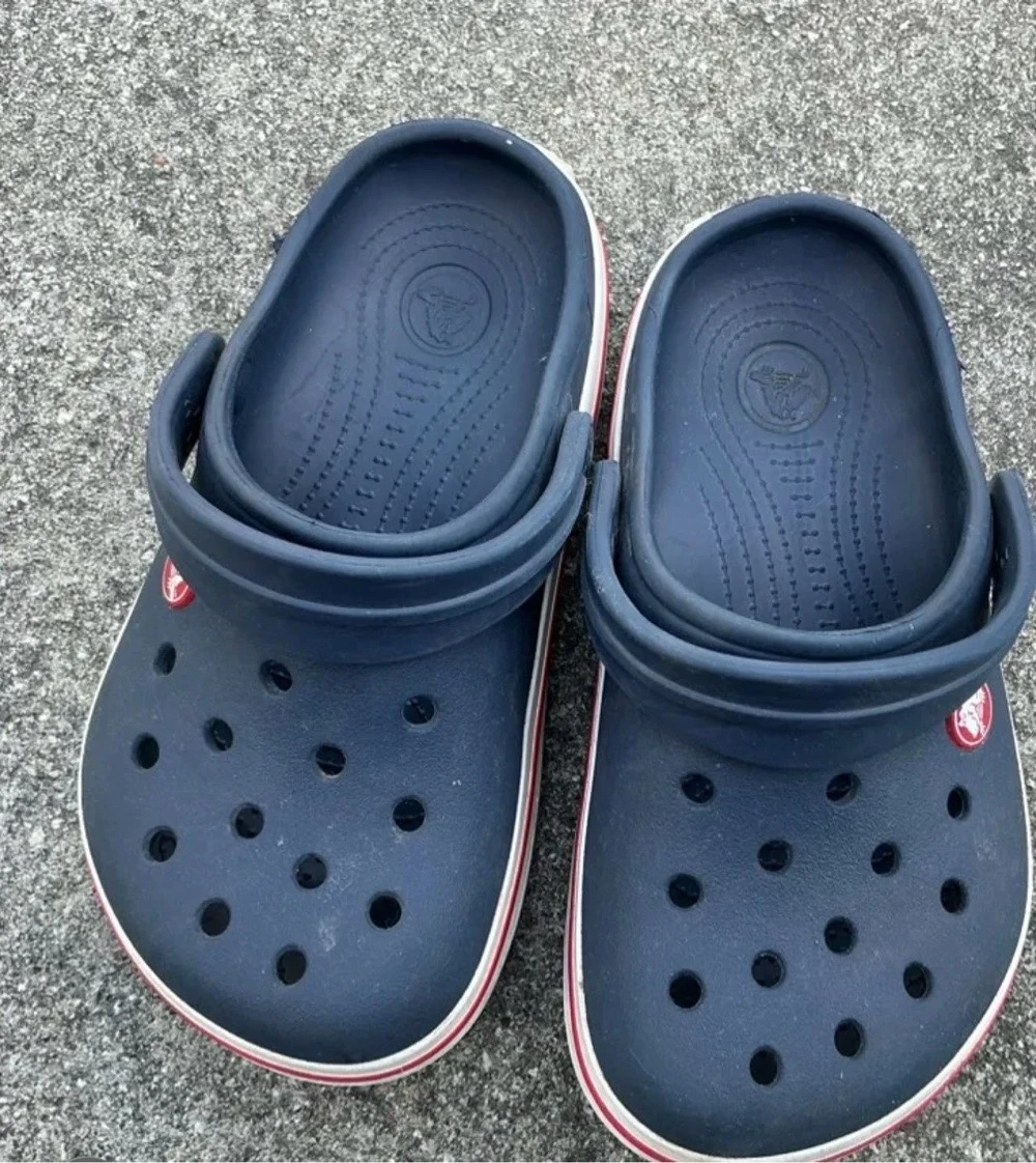 crocs blau