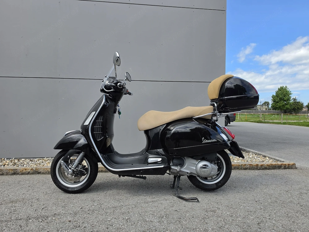 Piaggio Vespa GTS 250 i.e. - nur 2.900km!
