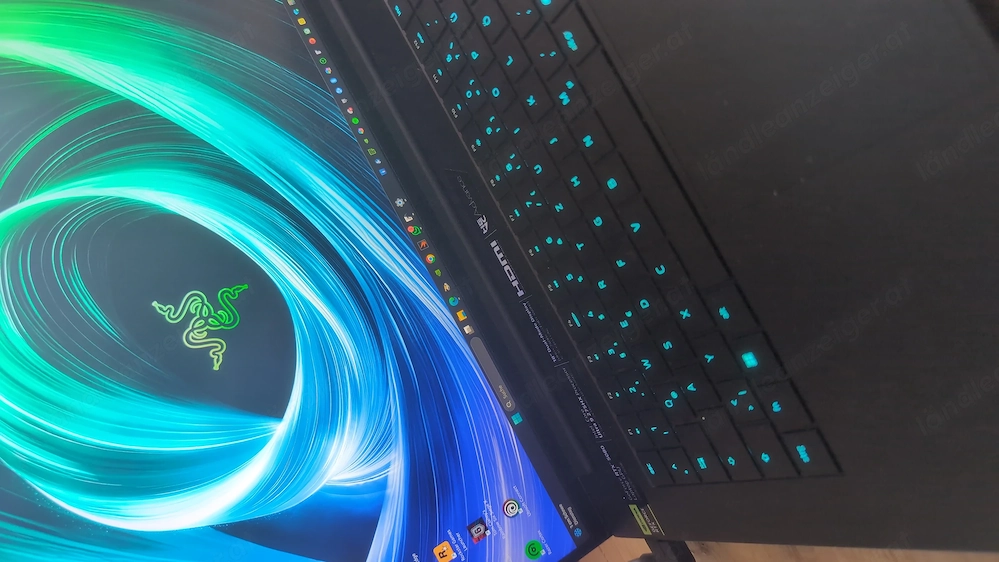 Razer blade RTX5080 Intel Core Ulra 9 275HX