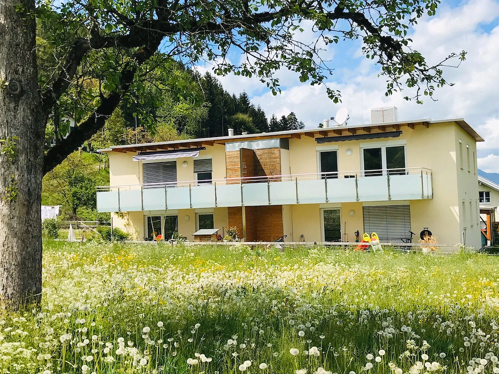 MIETWOHNUNG mit großer Terrasse, Kellerabteil, Carport & Kfz-Abstellplatz in NENZING zu VERMIETEN