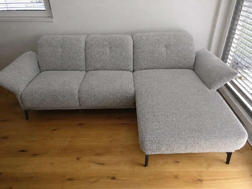Hochwertige Couch  inkl. Hocker