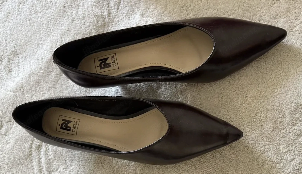  Damenschuhe mit kleinem Absatz, Pumps