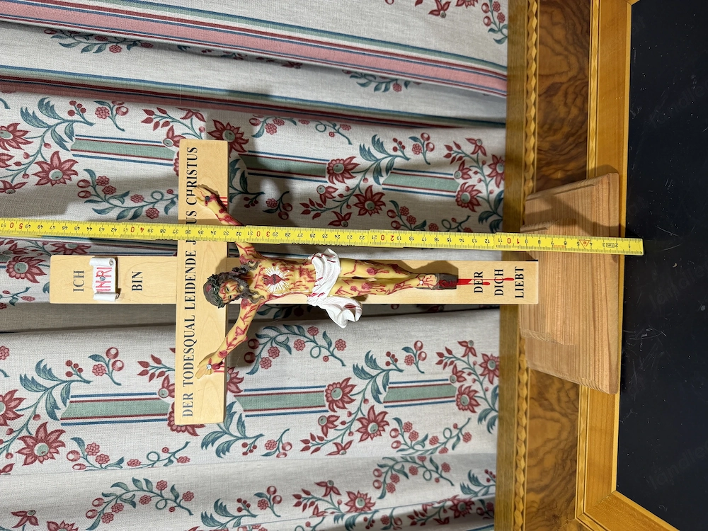 Original  Qualvolles Kruzifix    Kruzifix des Kostbaren Blutes (ca. 45 cm)   Ahornholz Stand- & Wand