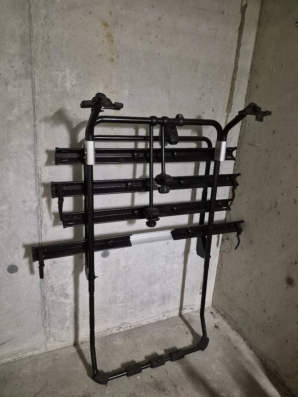 SCHNELLABHOLER: Thule BackPac 973 (Schwarz) für 4 Räder   komplett mit VW T5 T6 & Opel Kit