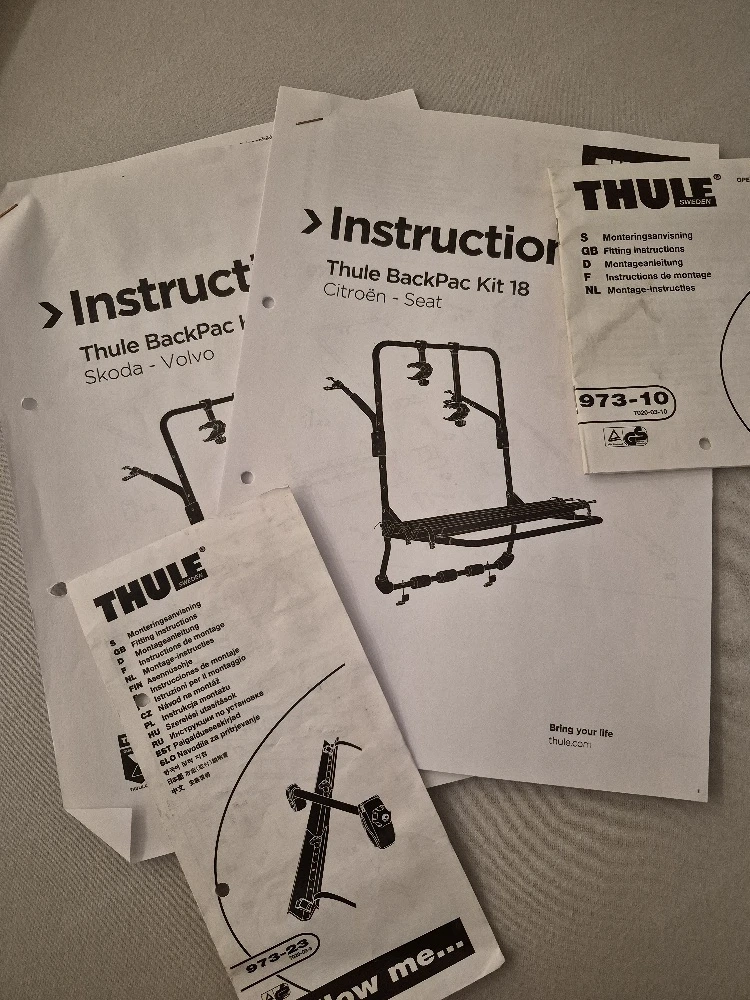 Thule BackPac 973 (Schwarz) Heck-Fahrradträger für 4 Räder   RIESEN SET inkl. Kit 18, Kit 10 & Erw.