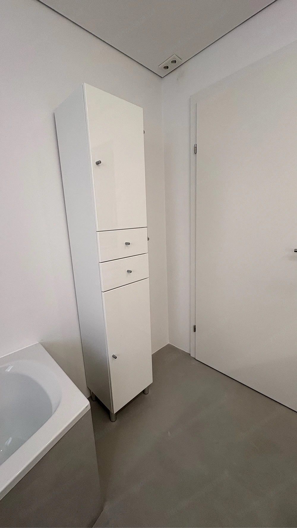 XXXLutz Hochschrank