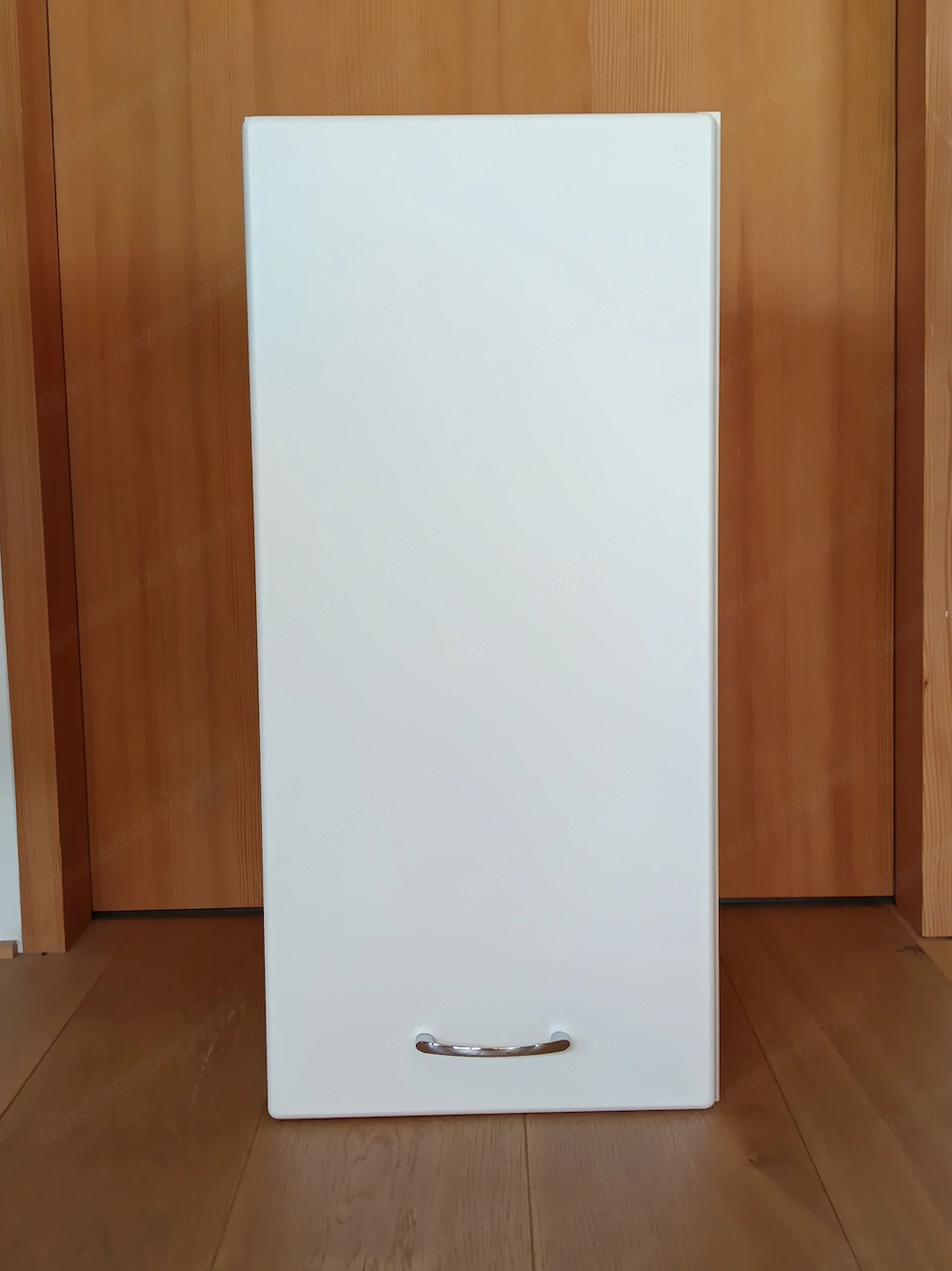 kleiner Wandschrank geeignet für Bad, Keller, Hobbyraum etc.