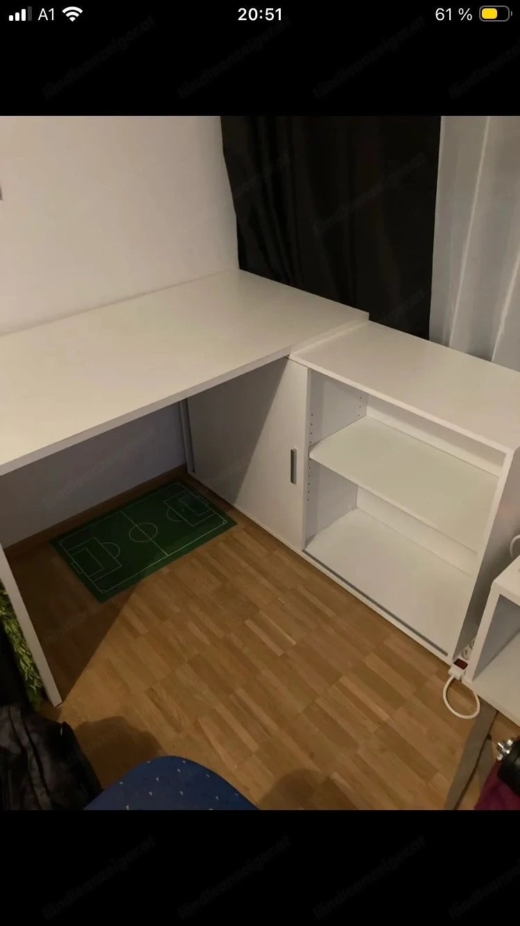 Schreibtisch 