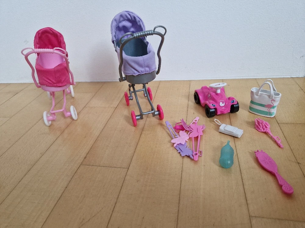 Barbie Kinderwagen mit Zubehör
