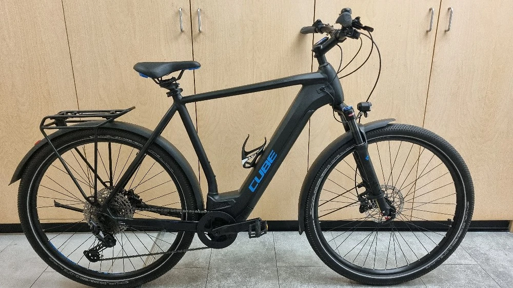 Fahrrad E Bike Cube Cross Hybrid Race 