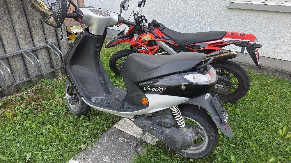 Vivacity Moped