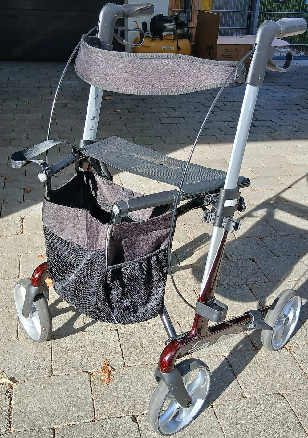 Rollator Russka vital Carbon  rubinrot, sehr leicht