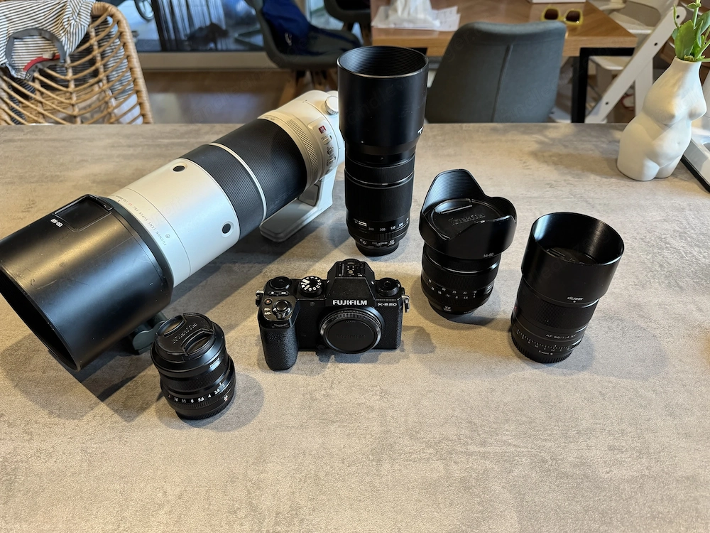 FujiFilm X-S20 inkl. Objektiven und Zubehör