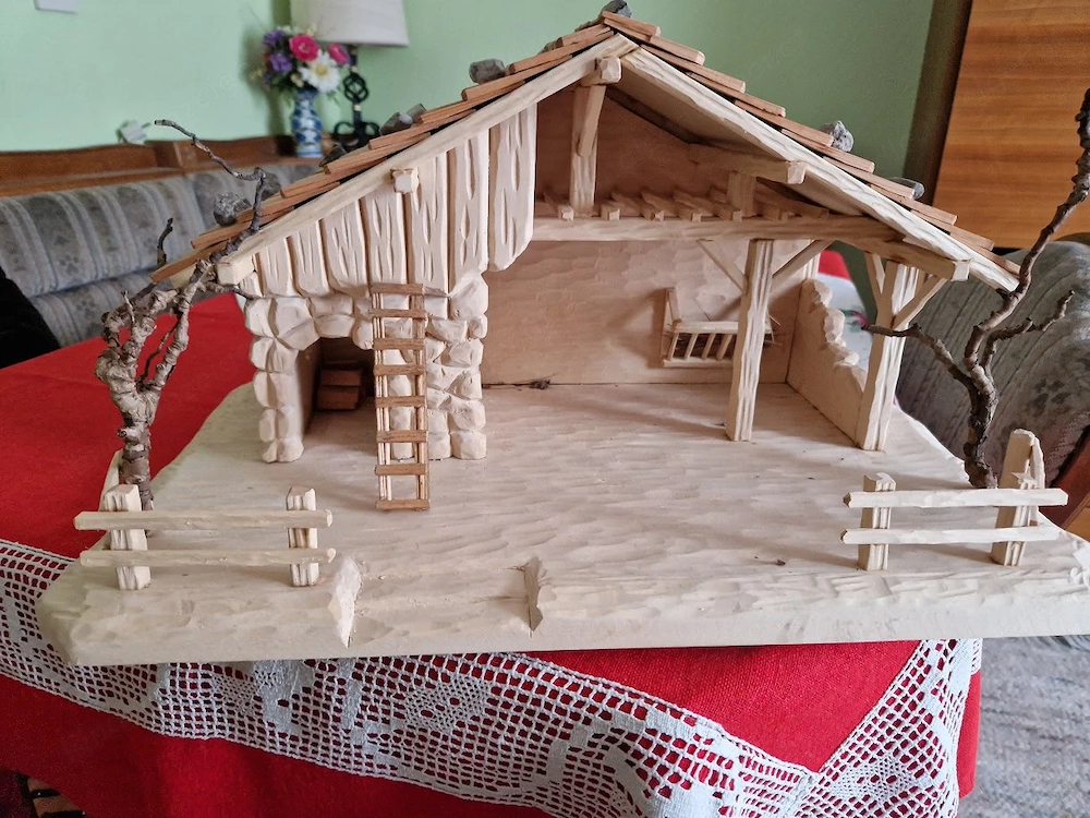 Handgeschnitzte Weihnachtskrippe Lindenholz