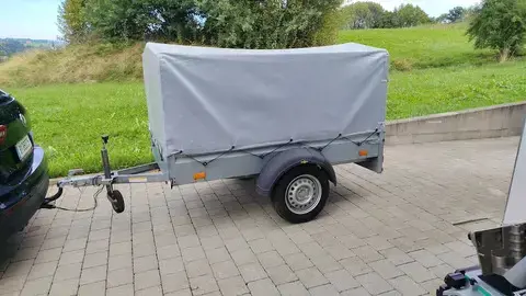Auto Anhänger mit Plane  