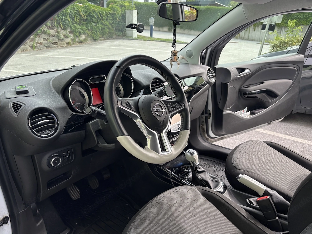 Opel Adam Black & White Edition