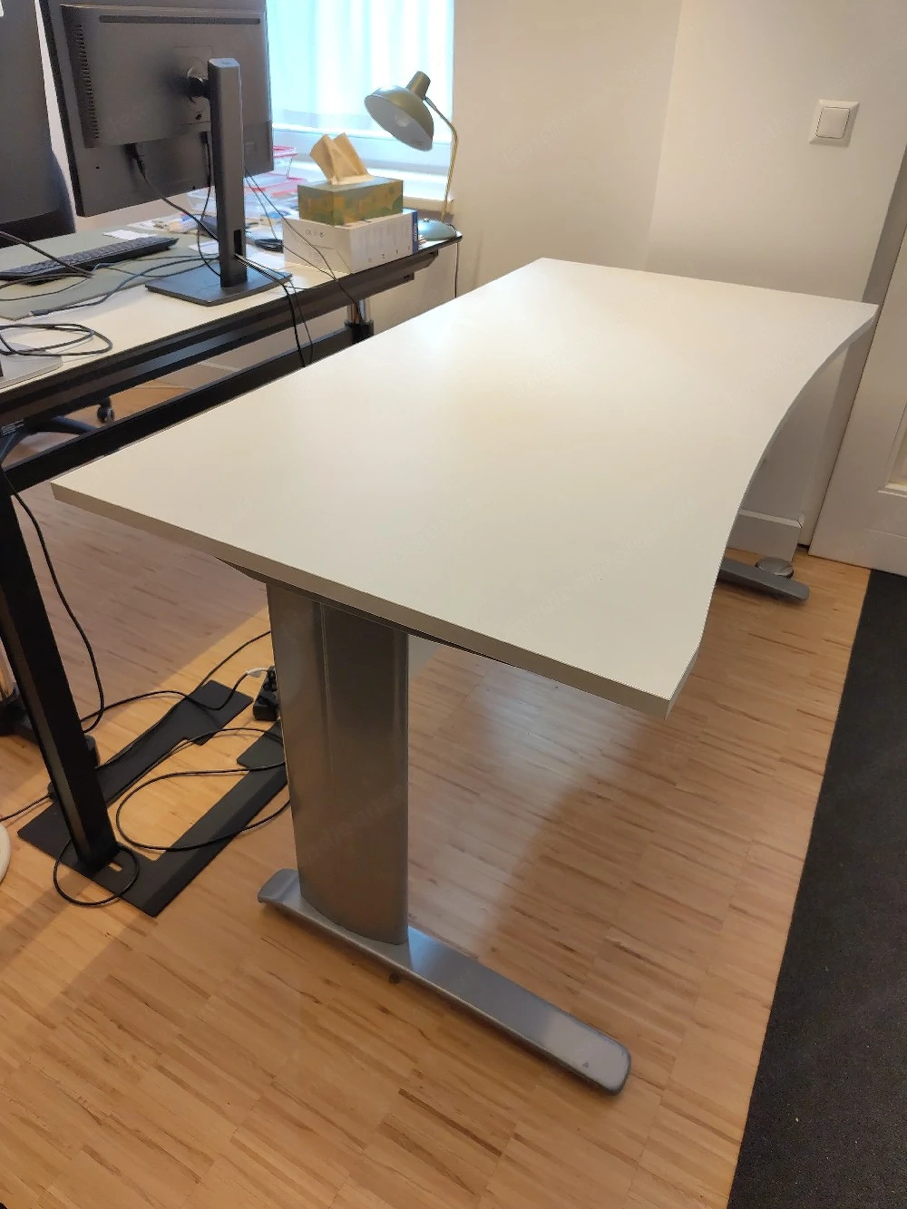 Schreibtisch zu VERSCHENKEN bis 4.9. Früh