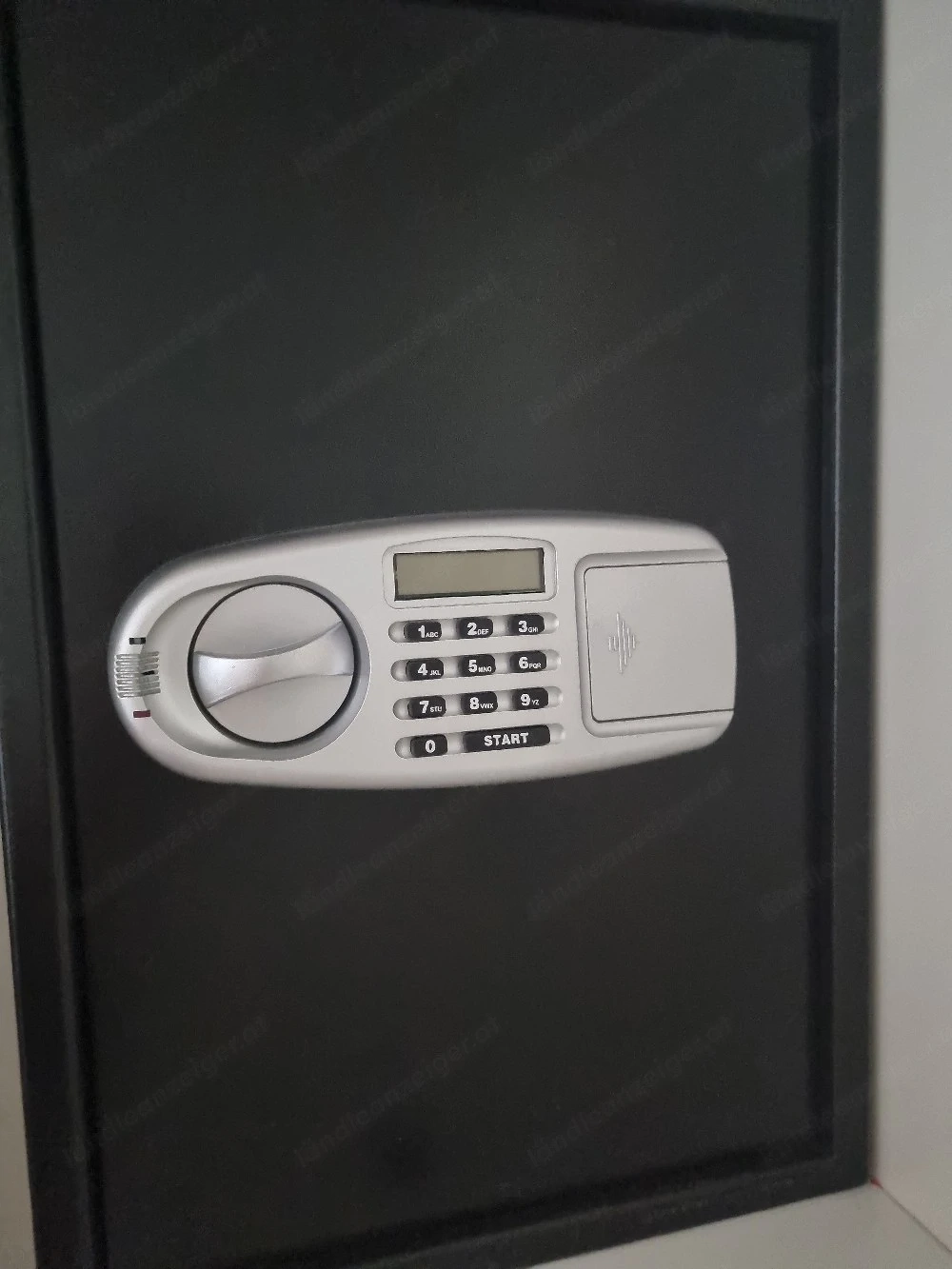 Safe 51cm hoch, 36 cm tief, 35 cm breit 