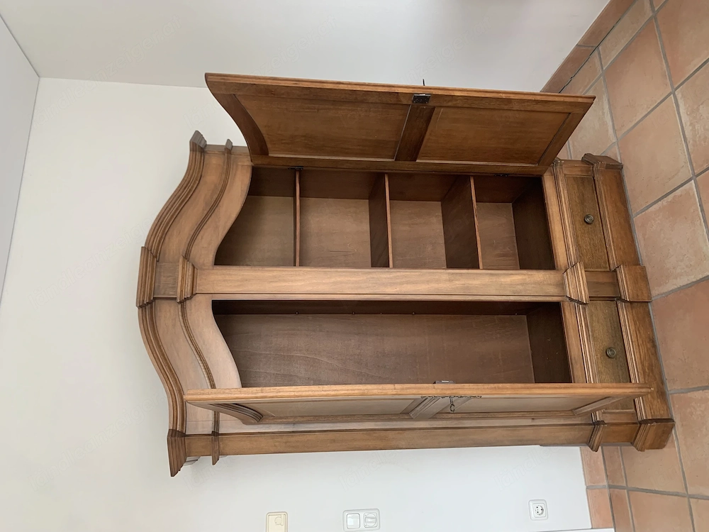 Schrank Kleiderschrank 