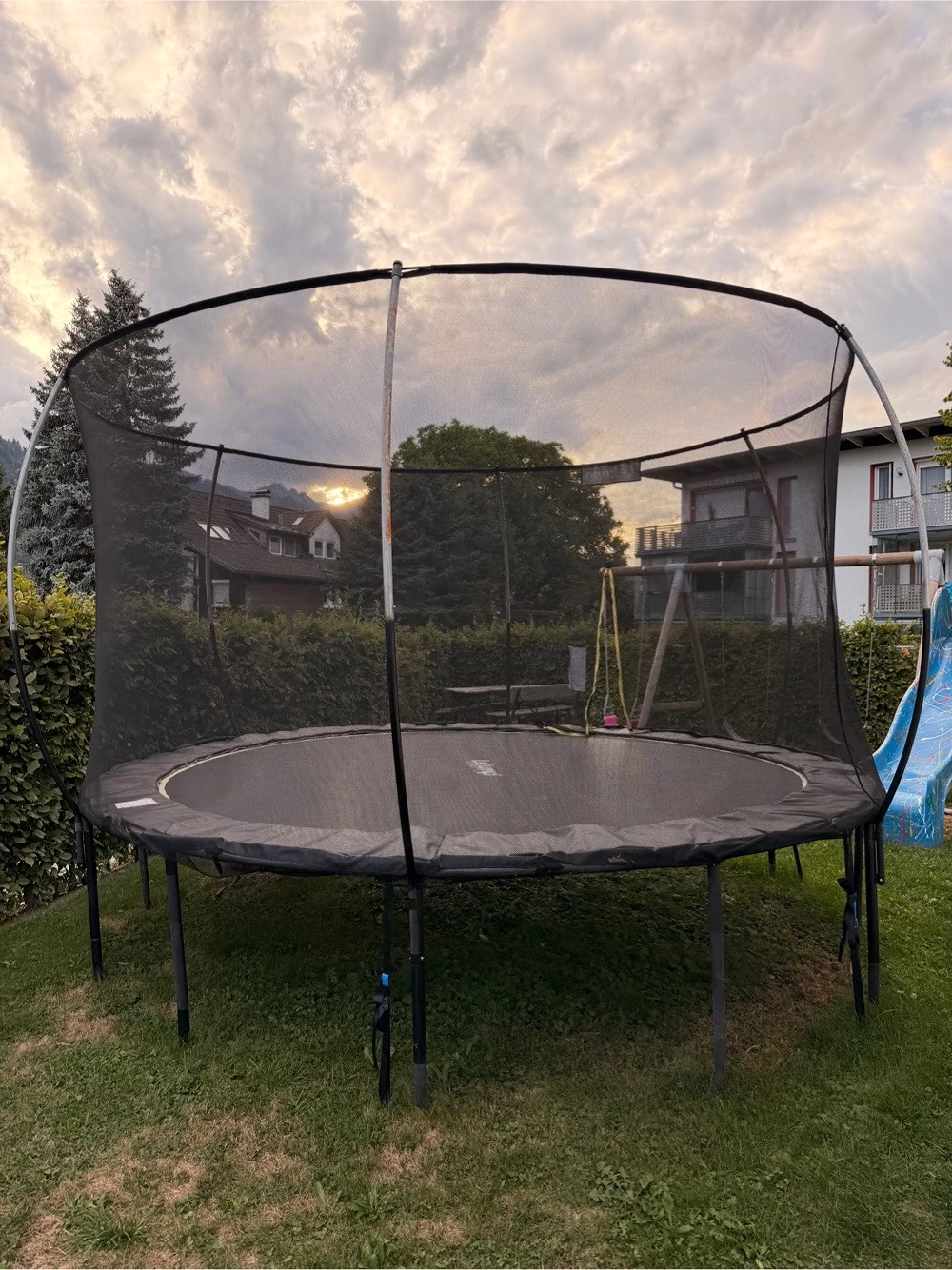Trampolin der Marke "LeJump"