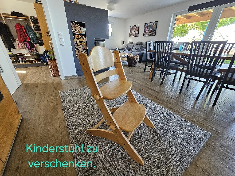 Kinder Hochstuhl zu verschenken