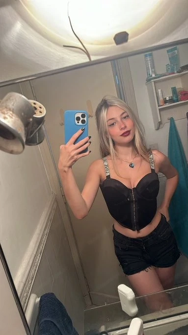NEU Celine 25  Dauergeile Sexgöttin sucht geilen Hengst (besuchbar) | GF6 | Deepthroat | Anal