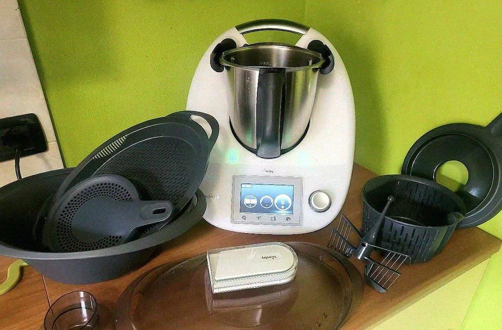 Thermomix TM5   Komplettset mit 2 Mixtöpfen & viel Zubehör