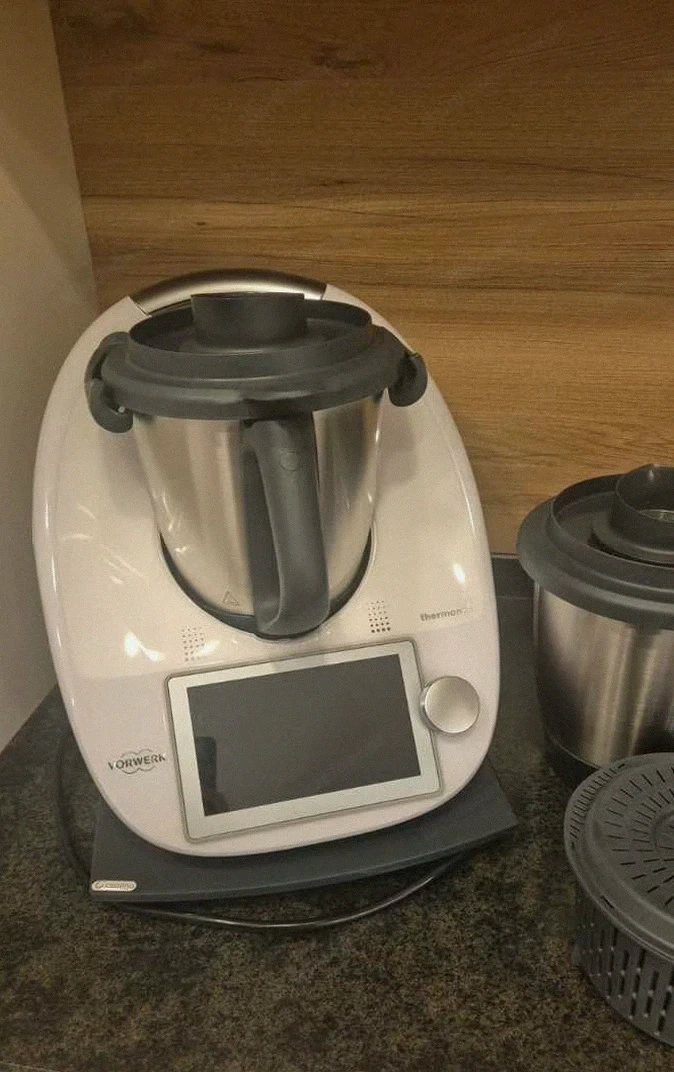 Thermomix TM6   2 Mixtöpfe & umfangreiches Zubehör