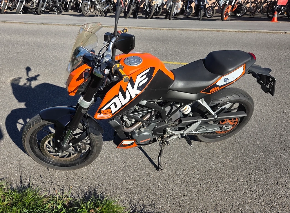 KTM Duke 125 1  km, L3E Leichtmotorrad, 11 KW