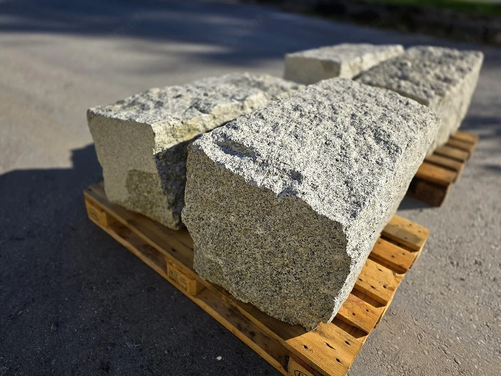 Granitblöcke 45x45x80-90cm