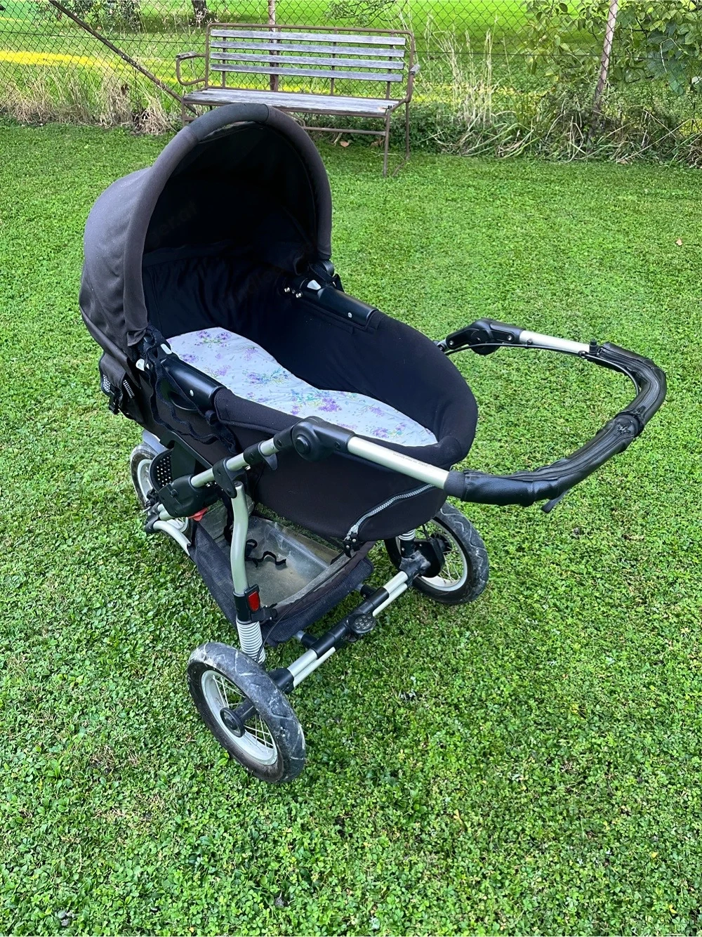 Kinderwagen zu verschenken