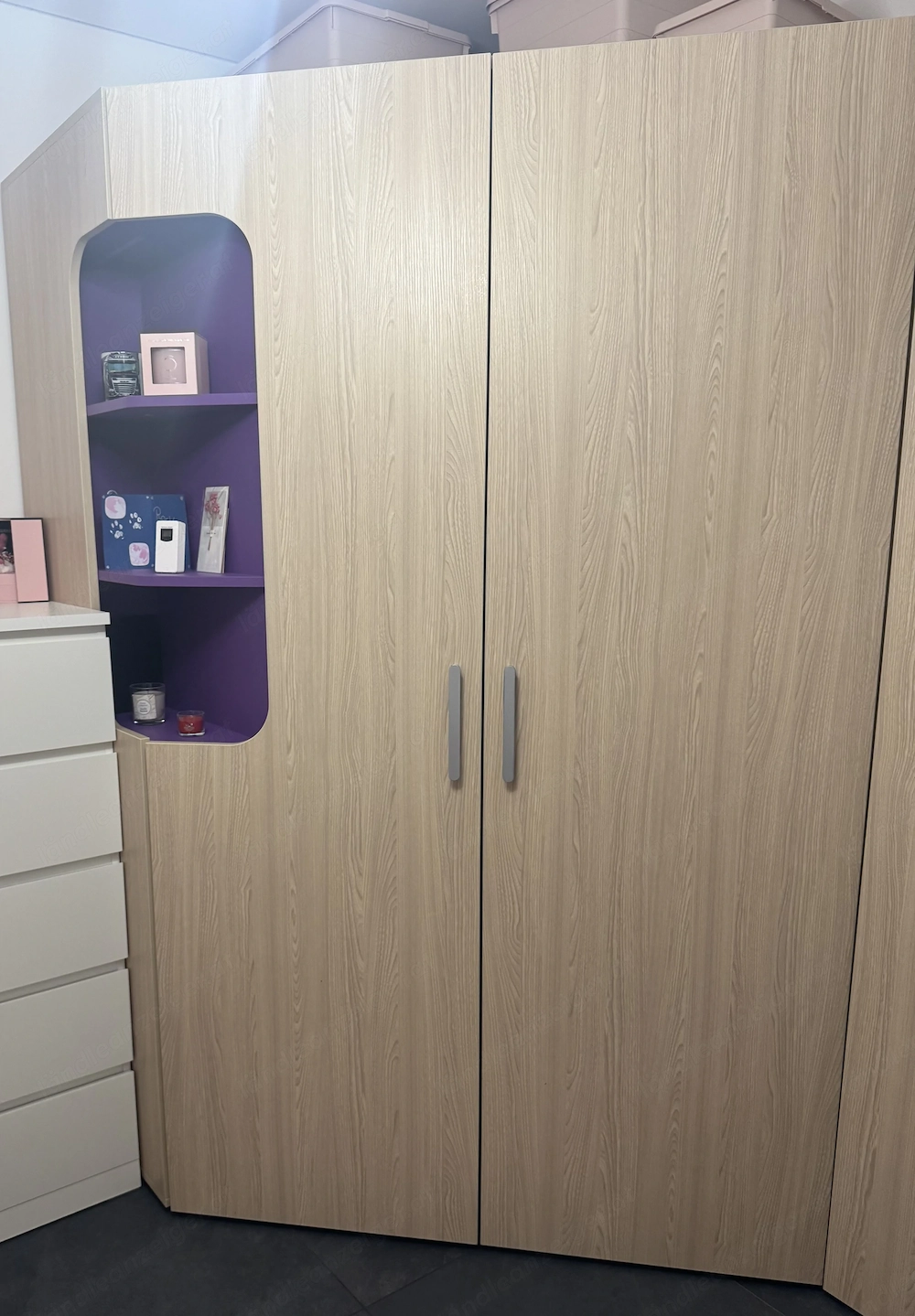 Eckkleiderschrank plus ein türiger schrank