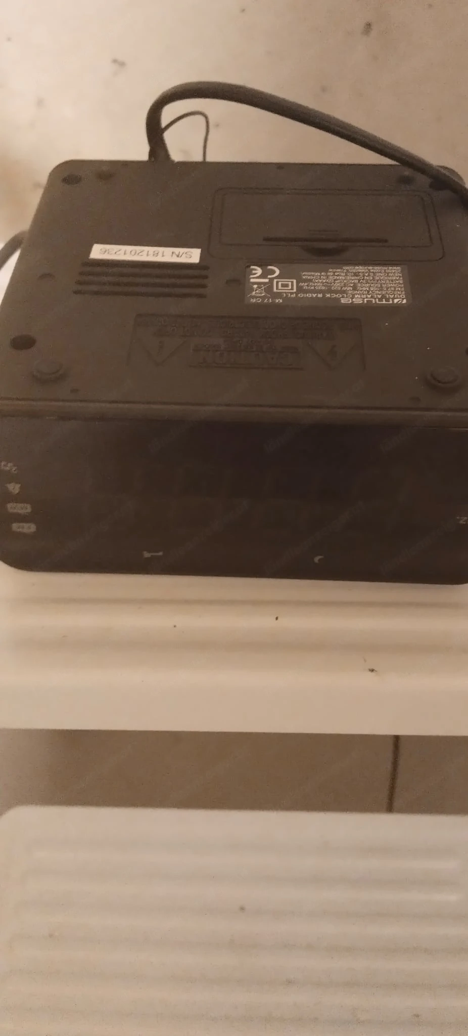 Radiowecker klein schwarz