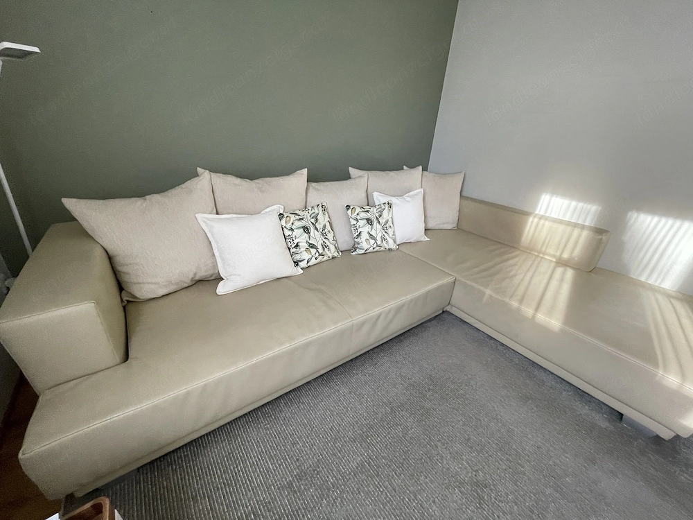 Couch beige Kunstleder