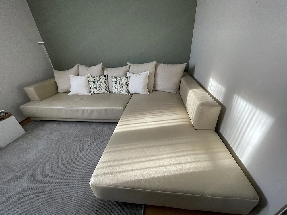 Couch beige zu verschenken  Kunstleder