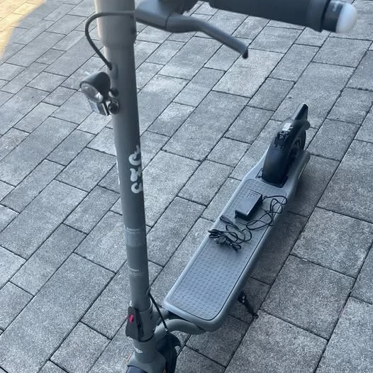 E-Scooter Neu mit Blinker + Ladegerät
