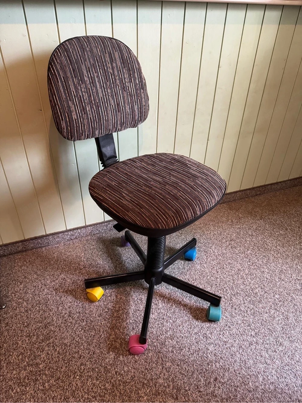 Schreibtischstuhl
